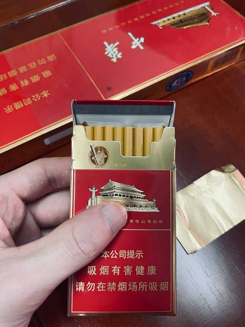 红云霄香烟，传承百年匠心，诠释烟草文化的精髓